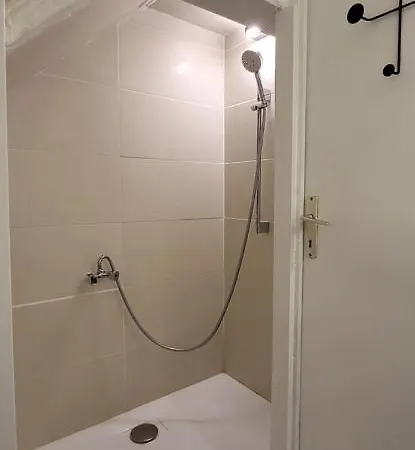 La - Petit Mansarde - 50m - Rue Gratuite Apartment *